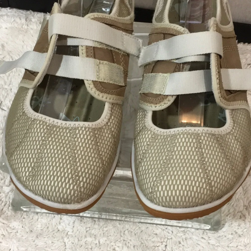 Merrell quilted athletic shoes